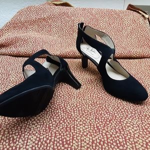 2 inch heel shoes worn once for an hour
